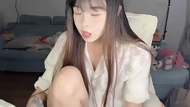 Akong11 online show from May 14, 5:21 pm