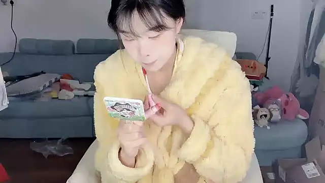 Akong11 online show from April 2, 5:03 am