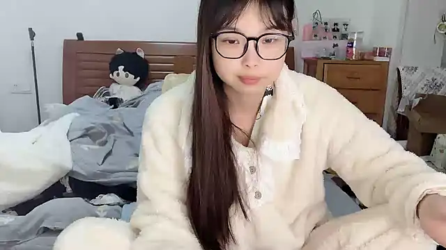 Snapshot of Akong11 chatting on November 23, 2:43 am Akong11 online show from November 23, 2:43 am