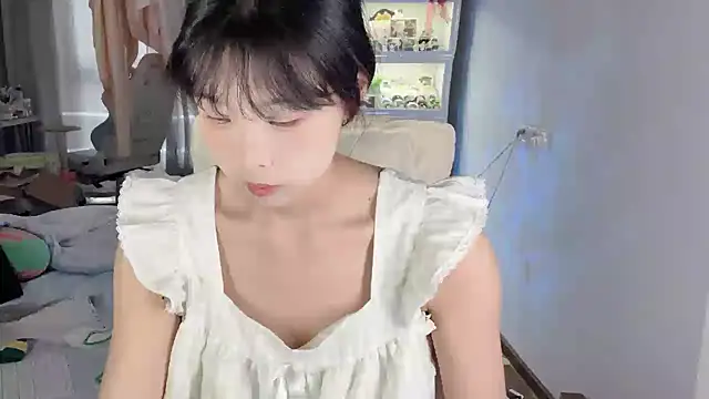 Snapshot of Akong11 chatting on June 10, 5:08 am Akong11 online show from June 10, 5:08 am