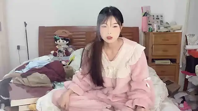 Snapshot of Akong11 chatting on October 24, 7:57 pm Akong11 online show from October 24, 7:57 pm