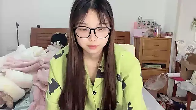 Snapshot of Akong11 chatting on November 29, 2:44 am Akong11 online show from November 29, 2:44 am