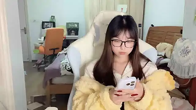 Akong11 online show from January 9, 2:35 pm