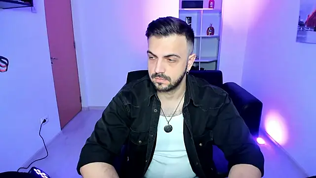 Snapshot of Jace_Thorne chatting on November 19, 5:18 am Jace Thorne online show from November 19, 5:18 am