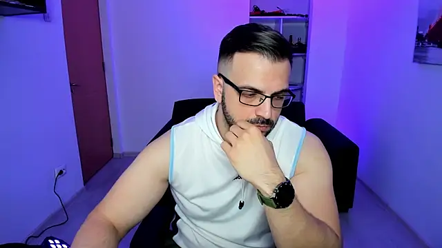 Snapshot of Jace_Thorne chatting on November 18, 6:50 am Jace Thorne online show from November 18, 6:50 am