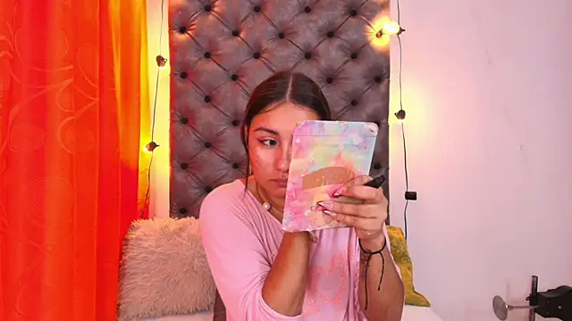 Luna021 1 online show from January 6, 9:41 pm