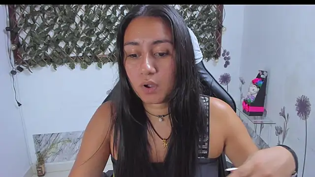 Luna021 1 online show from December 2, 9:05 pm