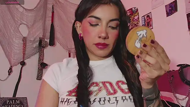 agathaaiko6 online show from January 8, 1:11 am