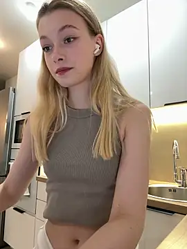 FriendlyFire 18 online show from March 17, 9:18 pm