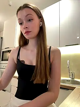 FriendlyFire 18 online show from October 26, 7:36 pm