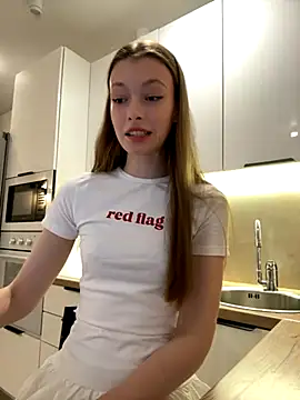 FriendlyFire 18 online show from October 25, 7:58 pm