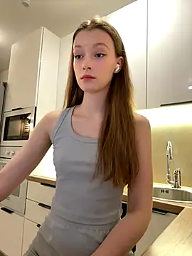 FriendlyFire 18 online show from October 22, 7:46 pm