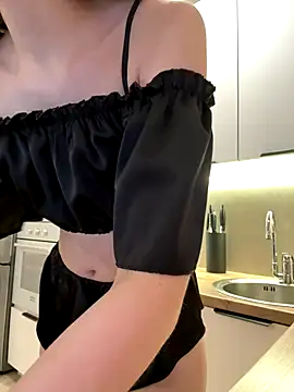 FriendlyFire 18 online show from November 19, 8:42 pm