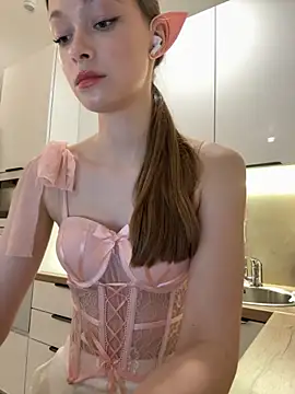 FriendlyFire 18 online show from November 1, 7:30 pm