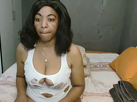 Snapshot of Lillyan_N chatting on October 5, 6:48 am Lillyan N online show from October 5, 6:48 am