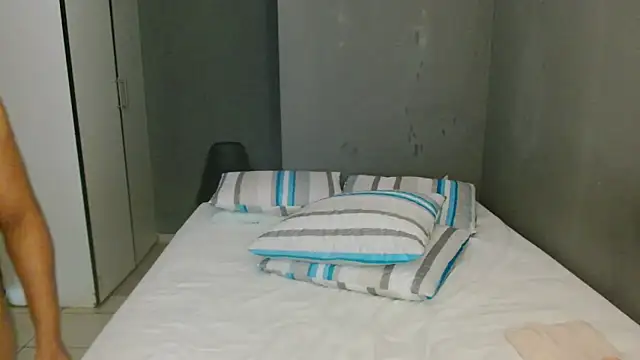 Lillyan N online show from April 19, 8:37 am