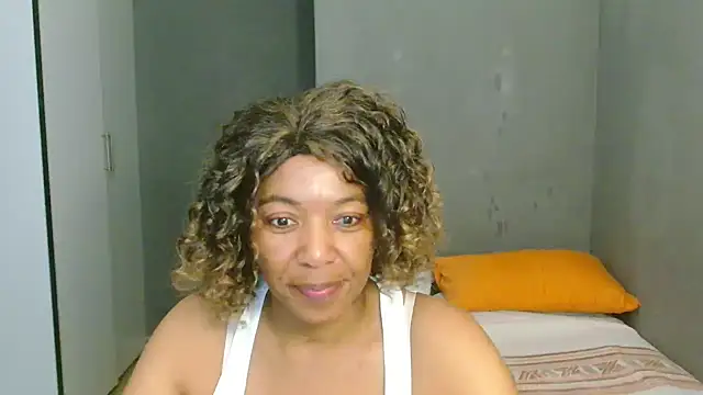 Lillyan N online show from March 11, 8:30 am