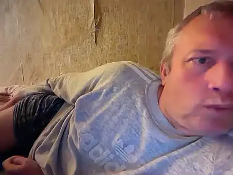 evulis1 online show from October 13, 7:59 pm