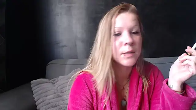 AnnaFalconeX online show from October 16, 7:38 am
