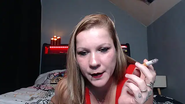 Snapshot of AnnaFalconeX chatting on October 21, 7:57 pm AnnaFalconeX online show from October 21, 7:57 pm