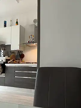 ainaht online show from December 4, 1:21 pm