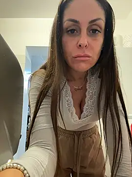 Snapshot of ainaht chatting on November 16, 9:03 am ainaht online show from November 16, 9:03 am