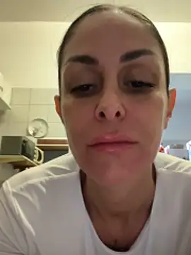 ainaht online show from February 8, 8:45 am