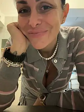 ainaht online show from March 5, 8:55 am