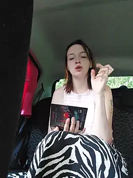 Snapshot of MaitresseMermaid chatting on June 4, 6:45 pm MaitresseMermaid online show from June 4, 6:45 pm