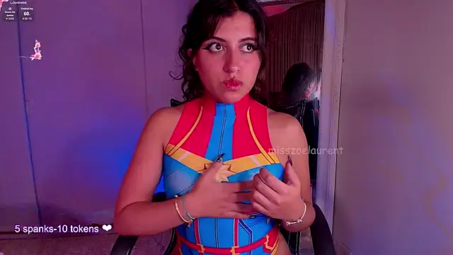 Snapshot of misszoelaurent chatting on October 31, 9:11 pm misszoelaurent online show from October 31, 9:11 pm