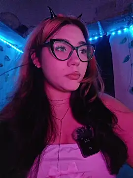 Snapshot of MegXo chatting on February 27, 6:24 am MegXo online show from February 27, 6:24 am