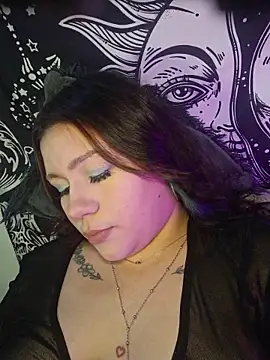 Snapshot of MegXo chatting on December 21, 9:15 pm MegXo online show from December 21, 9:15 pm