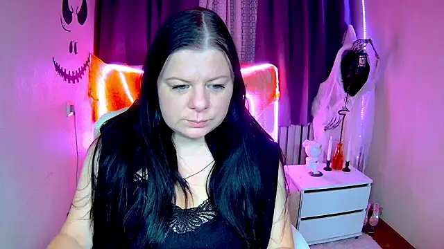 BritneyRaine online show from October 18, 6:15 am