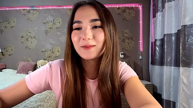 Snapshot of BahaiHeaven chatting on November 23, 8:13 am BahaiHeaven online show from November 23, 8:13 am