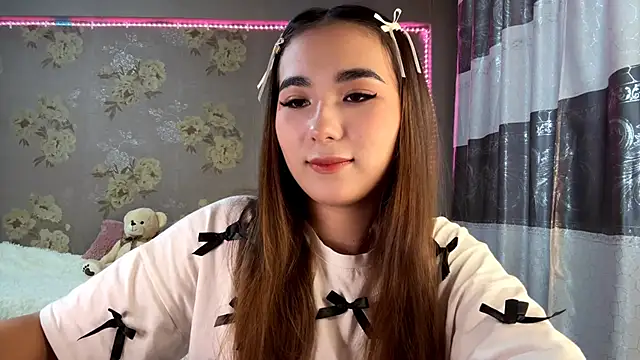 Snapshot of BahaiHeaven chatting on November 15, 8:18 am BahaiHeaven online show from November 15, 8:18 am