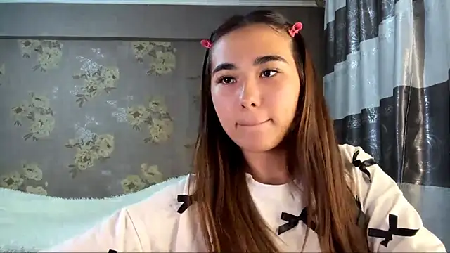 Snapshot of BahaiHeaven chatting on November 6, 11:03 am BahaiHeaven online show from November 6, 11:03 am