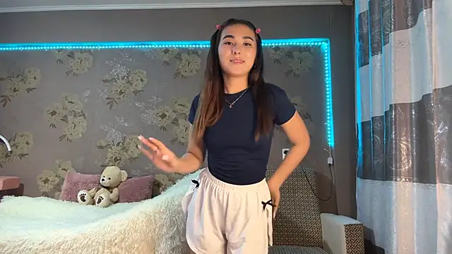 Snapshot of BahaiHeaven chatting on December 1, 12:06 pm BahaiHeaven online show from December 1, 12:06 pm