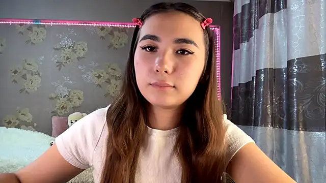 Snapshot of BahaiHeaven chatting on November 17, 11:25 am BahaiHeaven online show from November 17, 11:25 am