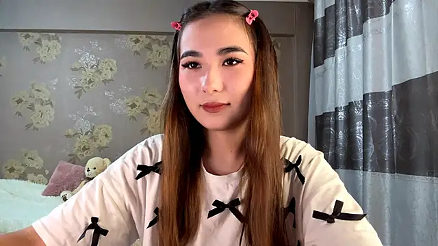 Snapshot of BahaiHeaven chatting on November 9, 9:02 am BahaiHeaven online show from November 9, 9:02 am