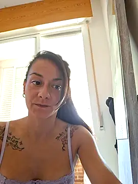 Snapshot of Lauraxxsteen chatting on October 7, 10:16 am Lauraxxsteen online show from October 7, 10:16 am