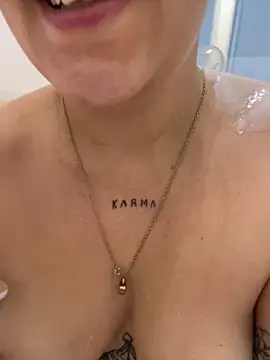 Snapshot of anonyme_hot47 chatting on December 5, 1:32 pm anonyme hot47 online show from December 5, 1:32 pm