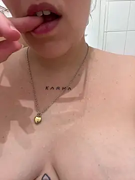 anonyme hot47 online show from April 19, 8:48 am