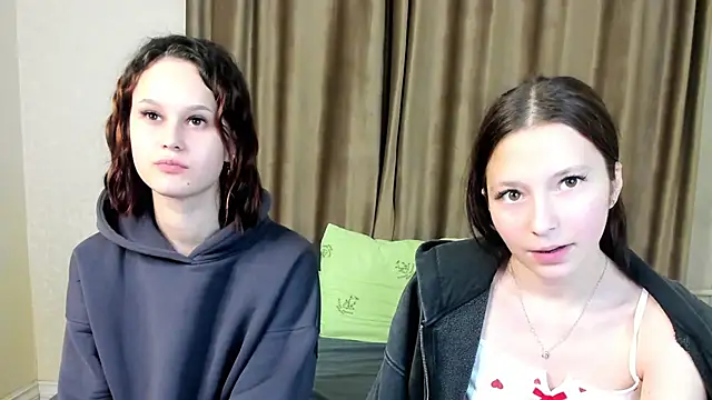 GabrielleLynchard online show from September 22, 7:09 pm