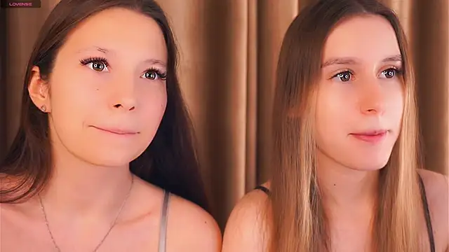 GabrielleLynchard online show from December 19, 7:49 pm