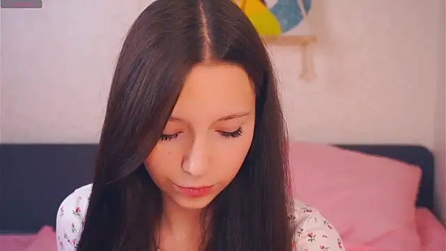 GabrielleLynchard online show from October 31, 7:10 pm