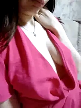 AliceSwan1122 online show from May 9, 7:28 pm