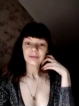 Snapshot of AliceSwan1122 chatting on October 28, 12:11 am AliceSwan1122 online show from October 28, 12:11 am