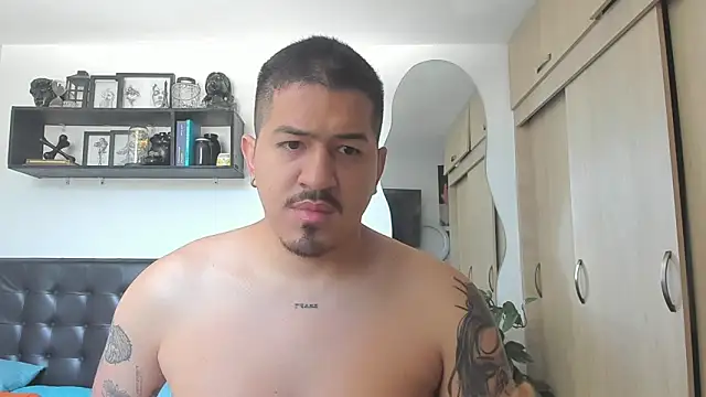 Snapshot of Arnolwilliams chatting on September 15, 4:29 pm Arnolwilliams online show from September 15, 4:29 pm