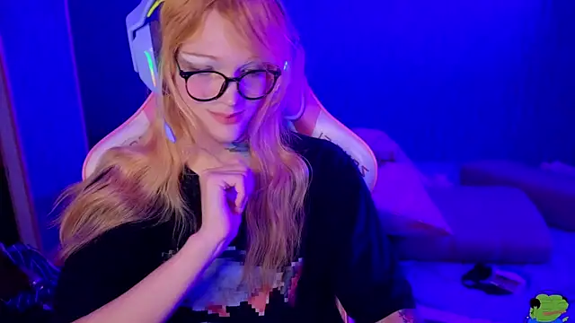 Snapshot of bekvafluttershy chatting on November 21, 1:48 am bekvafluttershy online show from November 21, 1:48 am