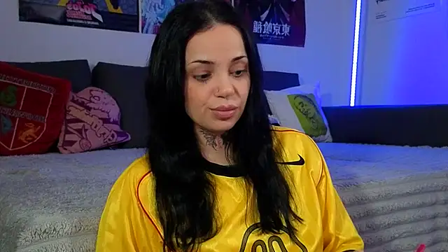 KiraQuinn1 online show from May 17, 5:24 pm